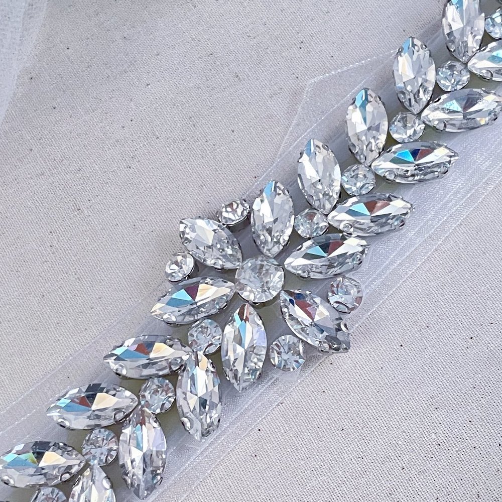 "Wonder" Floral Rhinestone Sash - Picture 2 of 4
